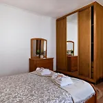 Villa Luz Vieira *